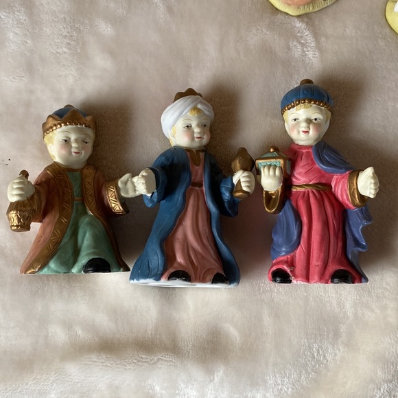 ✝️ Eleven Piece Nativity Set - Picture 7 of 16